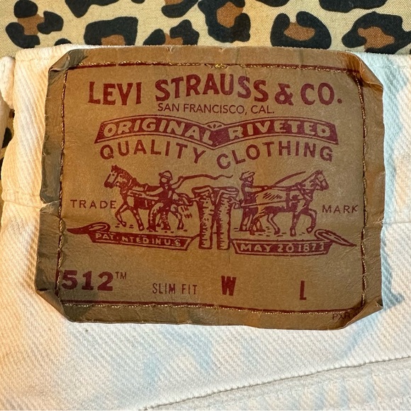Vintage Levi 512 Slim Fit White Shorts, Size 9 - Picture 5 of 7